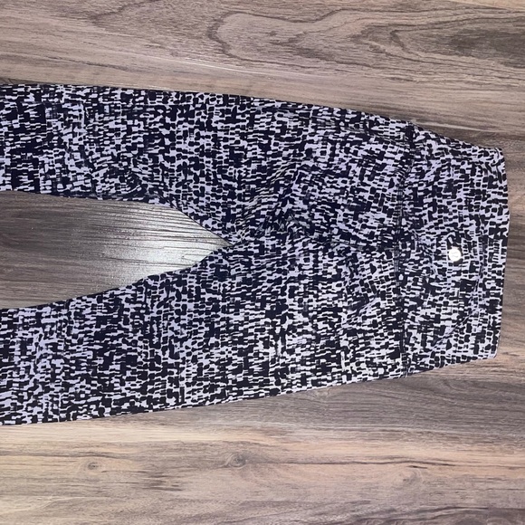 Lululemon align pant 25” black and white size 4 - Picture 7 of 9
